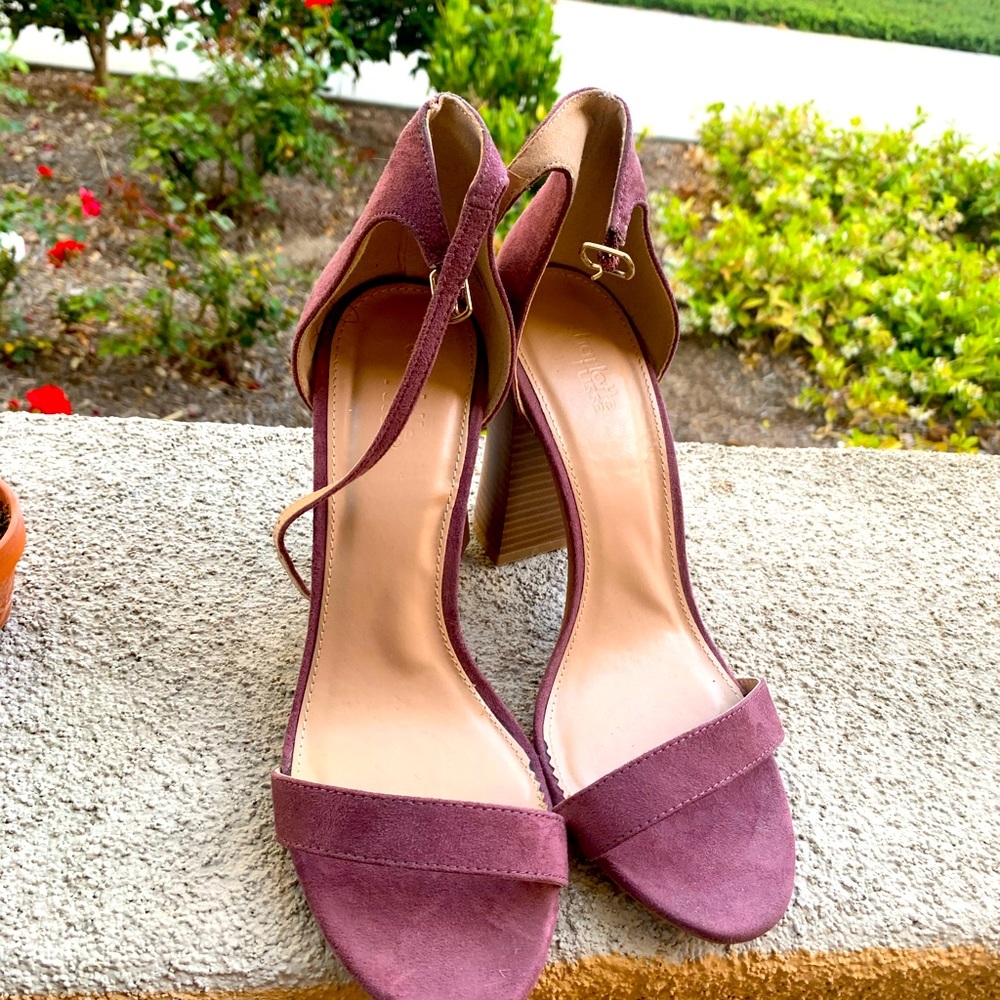 Mauve pink shoe with wooden heel